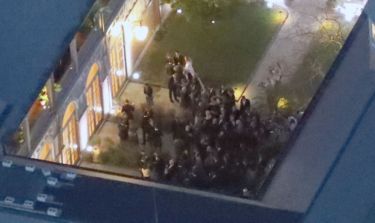 Otras celebridades que también estuvieron presentes fueron Adele, Cameron Díaz, Nicole Richie y Joel Madden, reportó People.