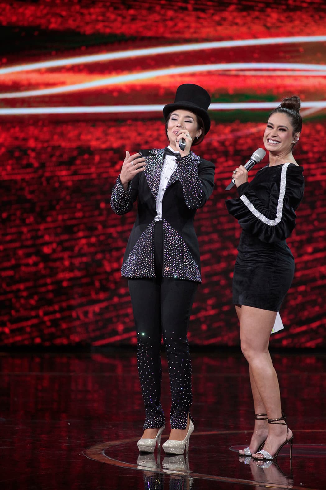 La imitadora 'La Trevi', Jeka Rosales, incluso pidió permiso para recitarle un poema.