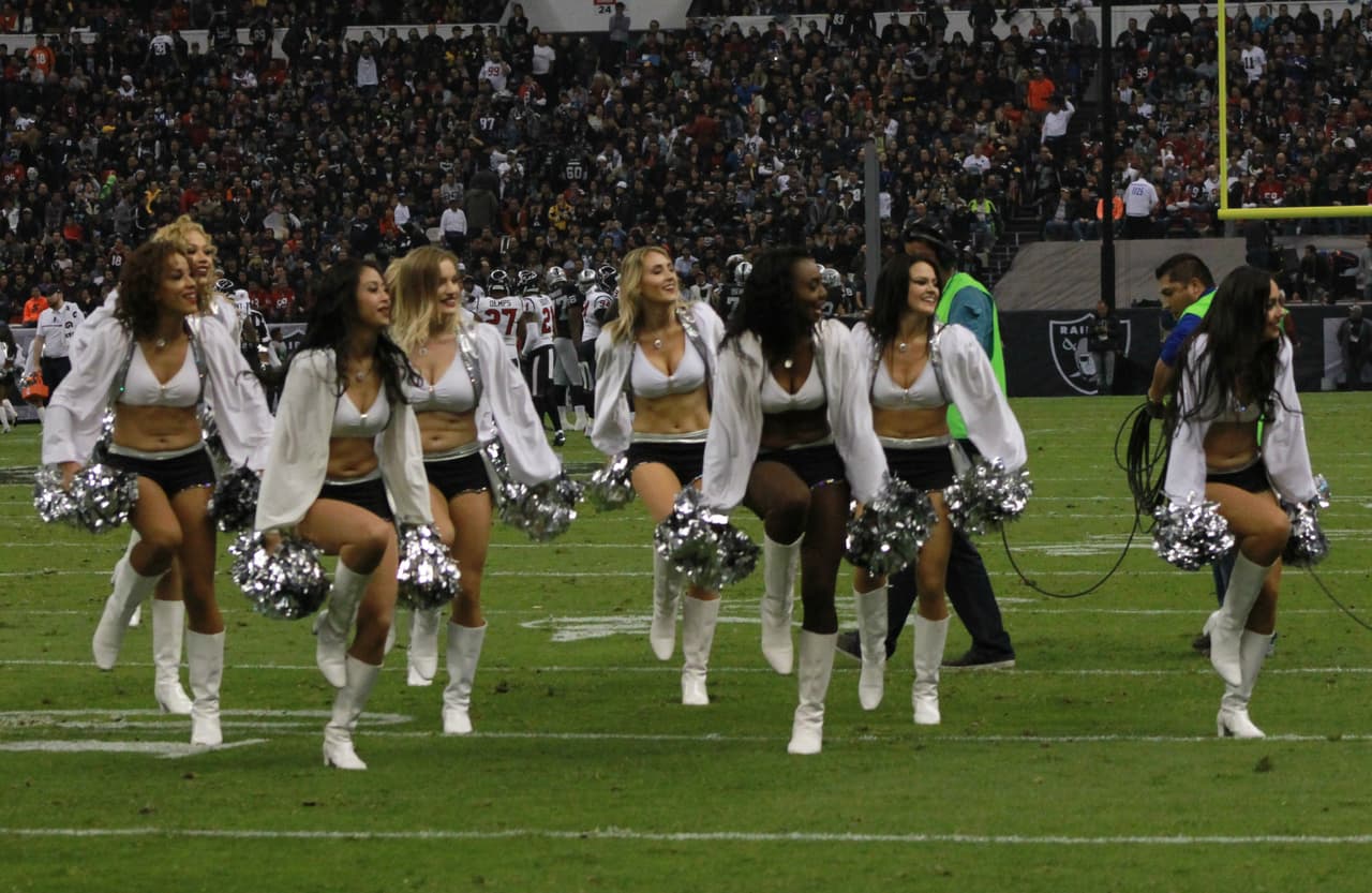 Miles de aficionados y apasionados de la NFL se dieron cita en el estadio Azteca para presenciar el duelo de Monday Night entre Raiders y Texans.