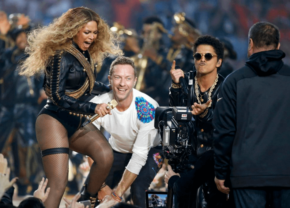 Los tres músicos lograron una mancuerna natural, divertida, pero sobretodo cargada de energía.