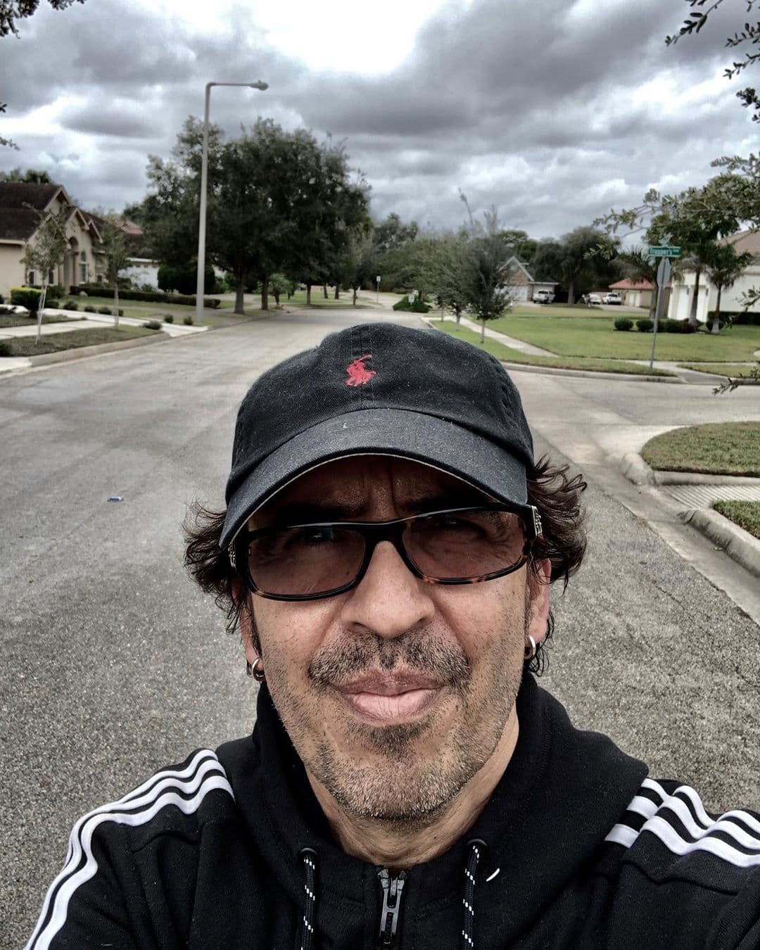 "En este mes y medio yo me levanté 5 kilos o 6, de los que había perdido, perdí como 11 y eso, seguir luchando por la pasión de la música, la pasión por tu trabajo y sobre todo la familia", destacó.