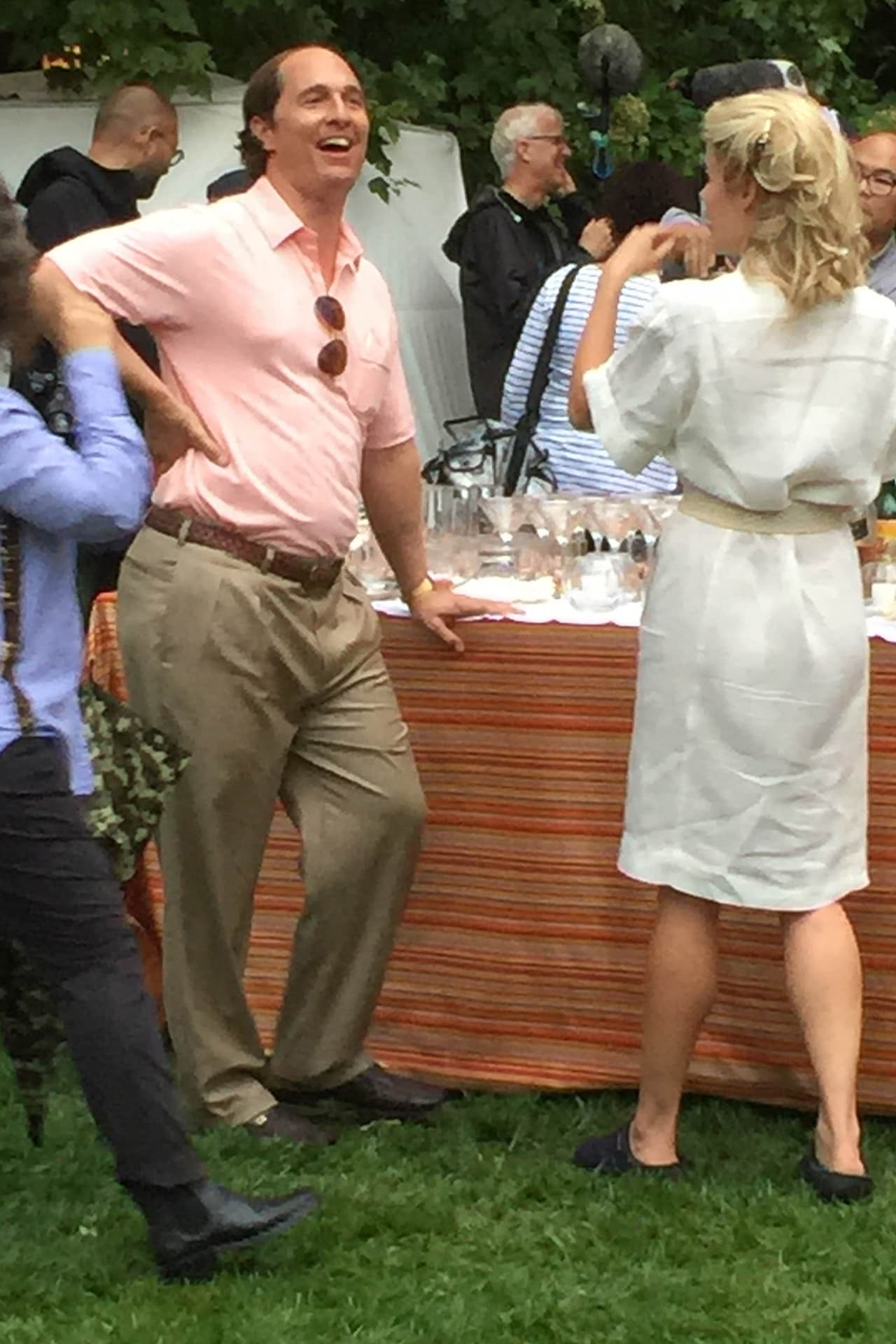 ¡Aléjate del buffet, Matt!