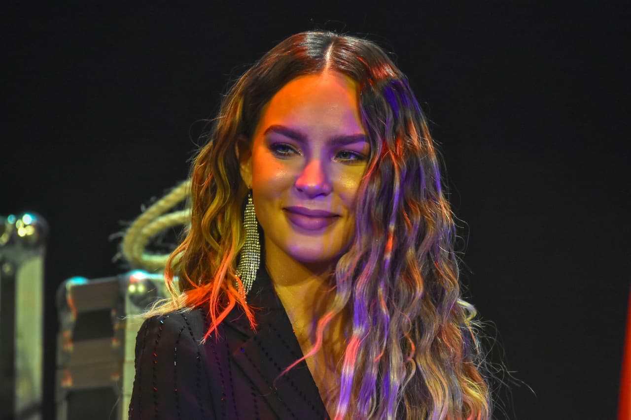 En muchas ocasiones, concluyó, ni siquiera sabe sobre lo que le preguntan los reporteros, porque "no sé muchas veces lo que dicen de mí, no estoy pendiente de todo lo que hablan".