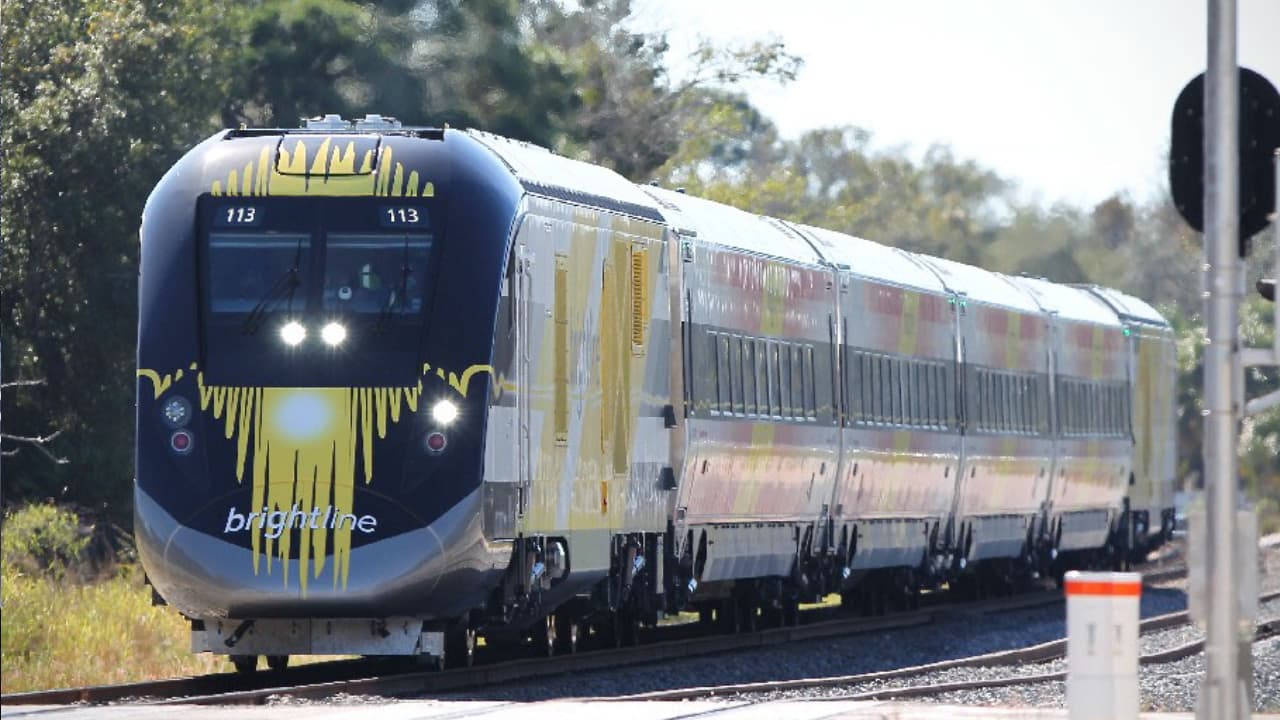 Este fin de semana habrá pruebas del tren Brightline y pasará por estos 18 cruces de Florida Central