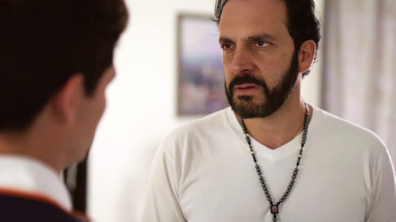 However, he convinced Bernal Leyda of letting him out with the promise of gathering an army that could take ‘El Chapo’.