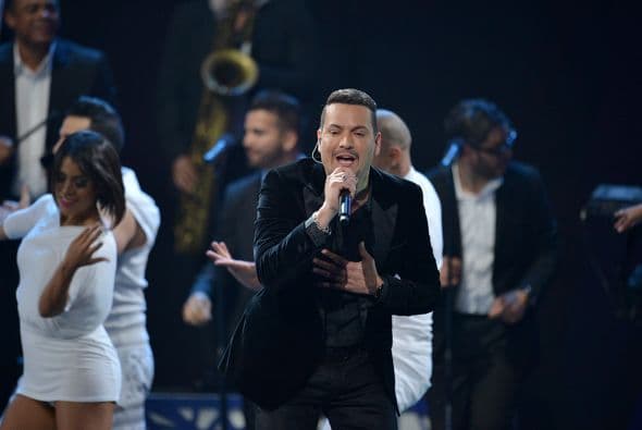Para cerrar la premiación con broche de oro, Víctor Manuelle puso a todos a bailar con el tema 'Que suenen los tambores'.