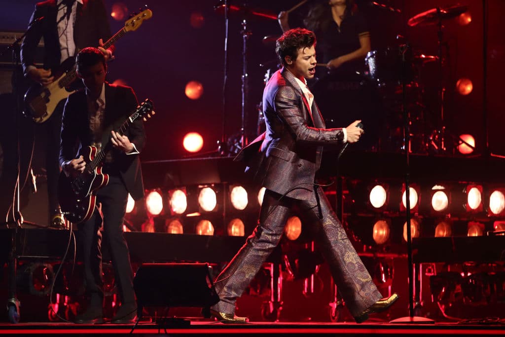 El ex One Direction comenzó a utilizar otro tipo de trajes.