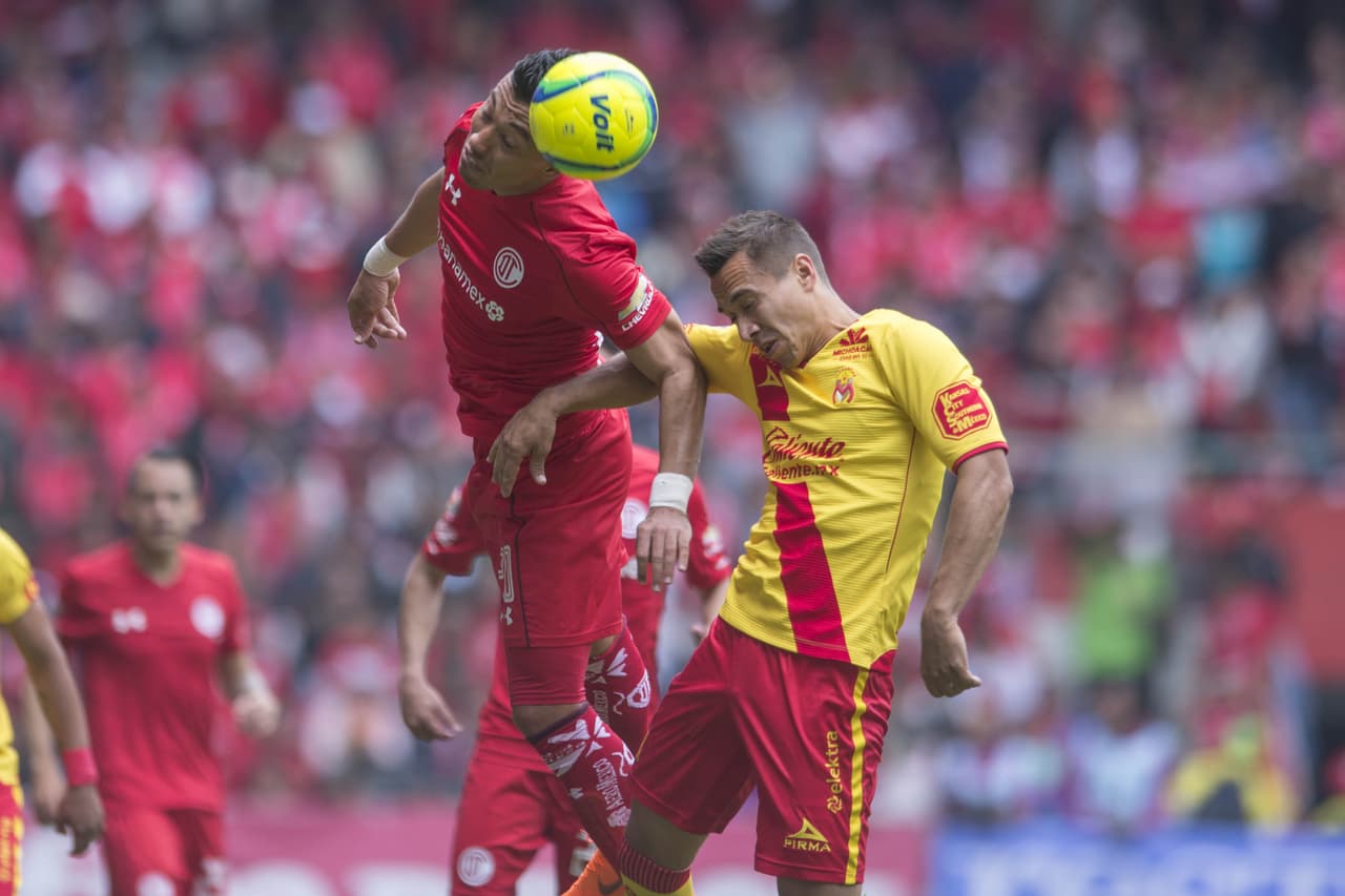 El duelo en el estadio Nemesio Diez no tuvo a un local dominador, pero sí controlando las arremetidas de su necesitado rival.