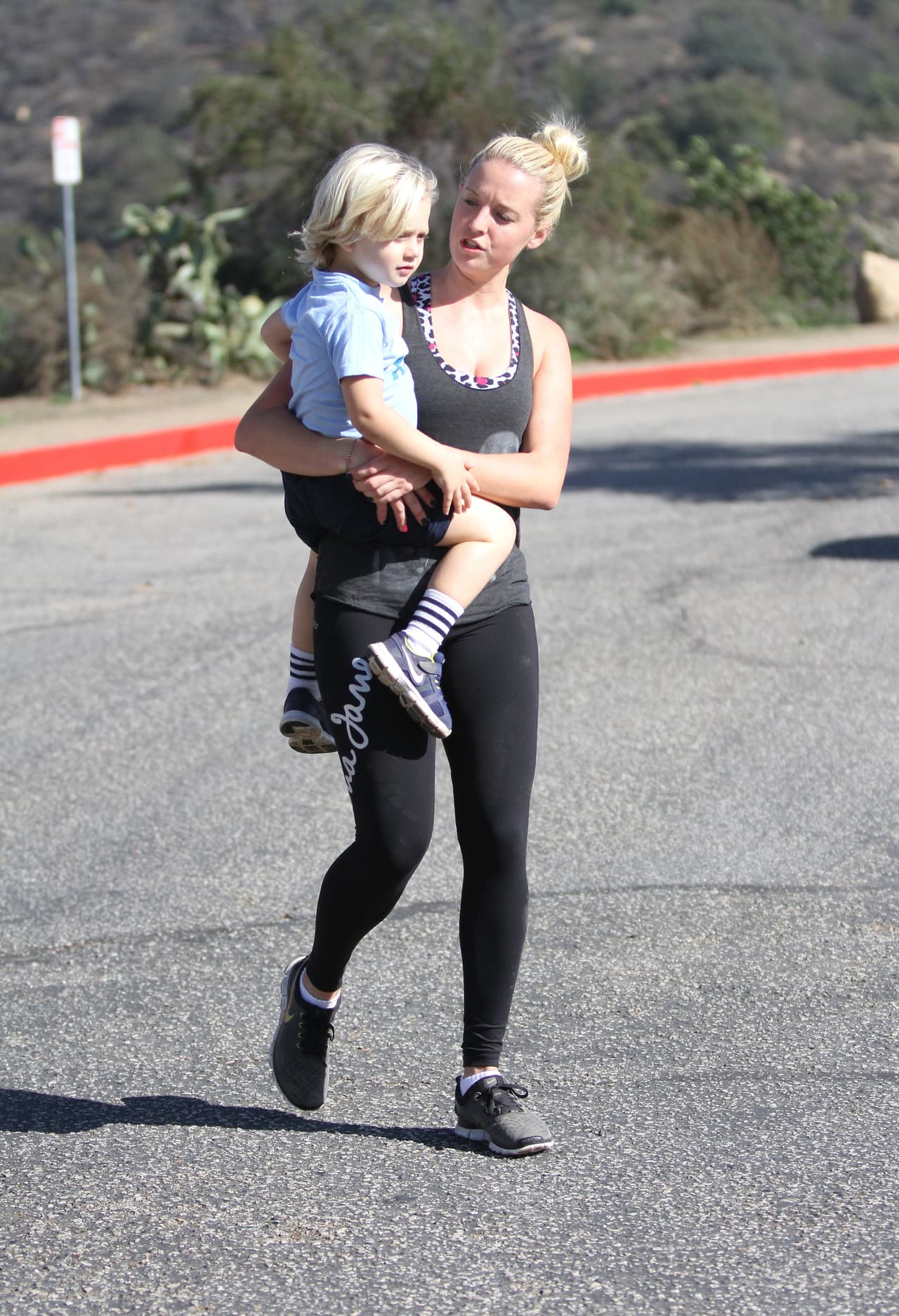 Sin embargo, no fue Gwen la que se dio cuenta de este intercambio de mensajes e imagénes.