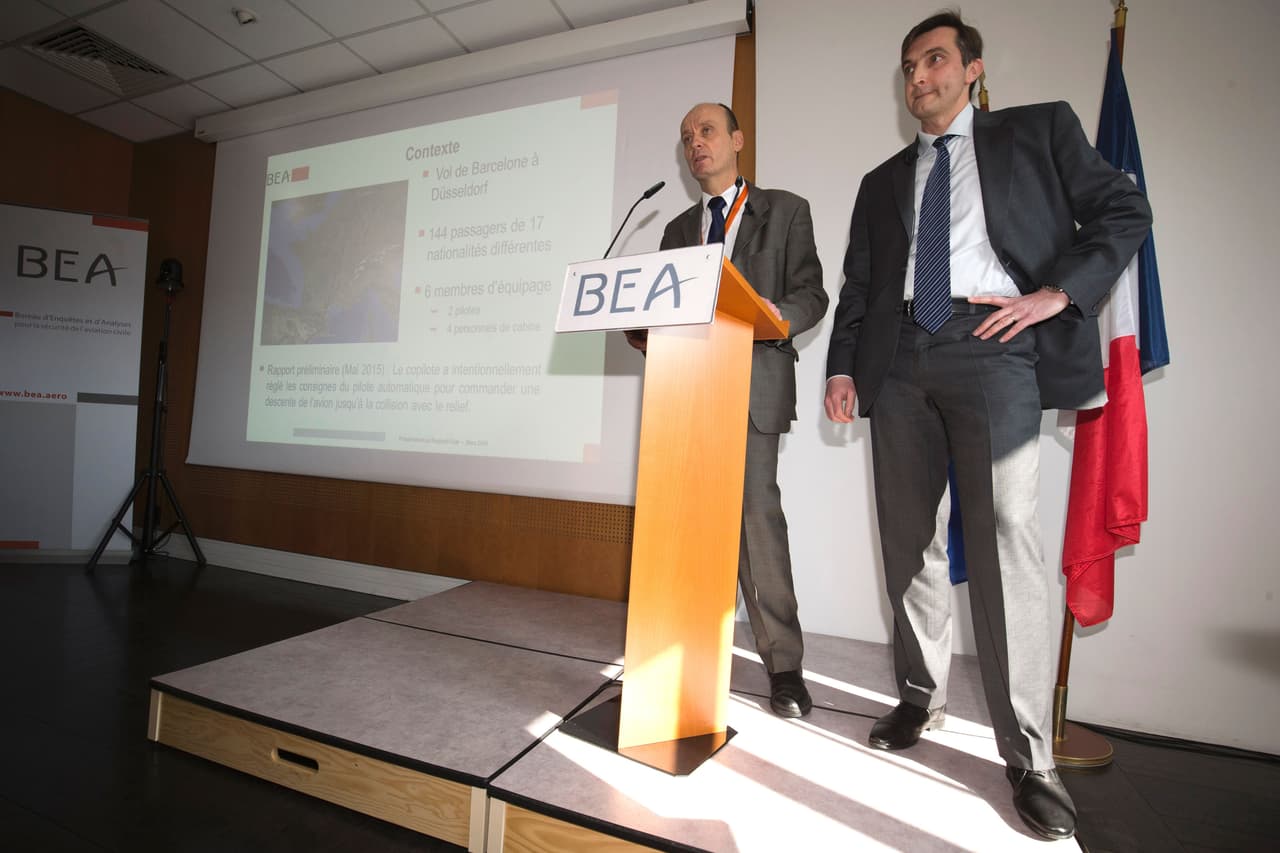 Remi Jouty y Arnaud Desjardins, de la BEA.