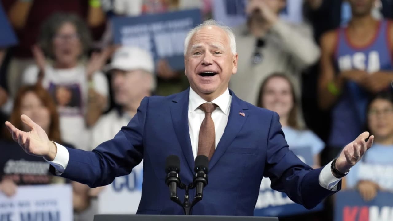 Tim Walz visita el Sur de California como candidato a la vicepresidencia