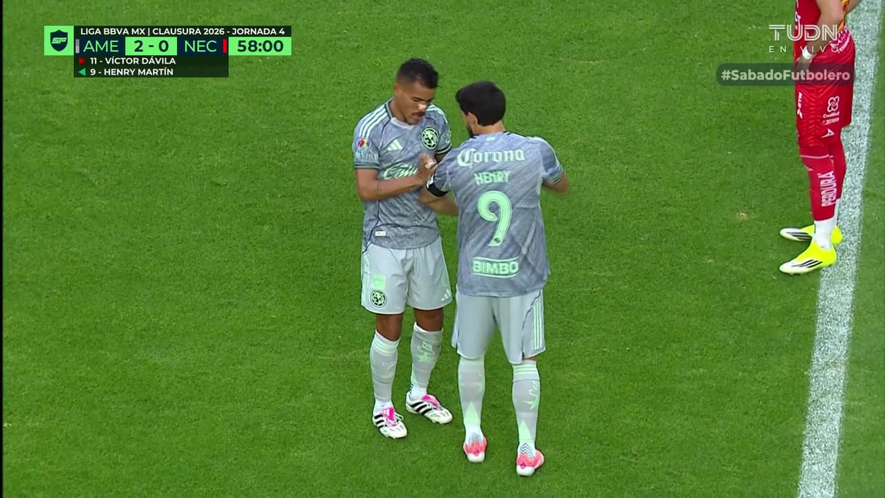 ¡Henry Martín reaparece con el América y pone de pie a todo el Estadio Azulcrema!