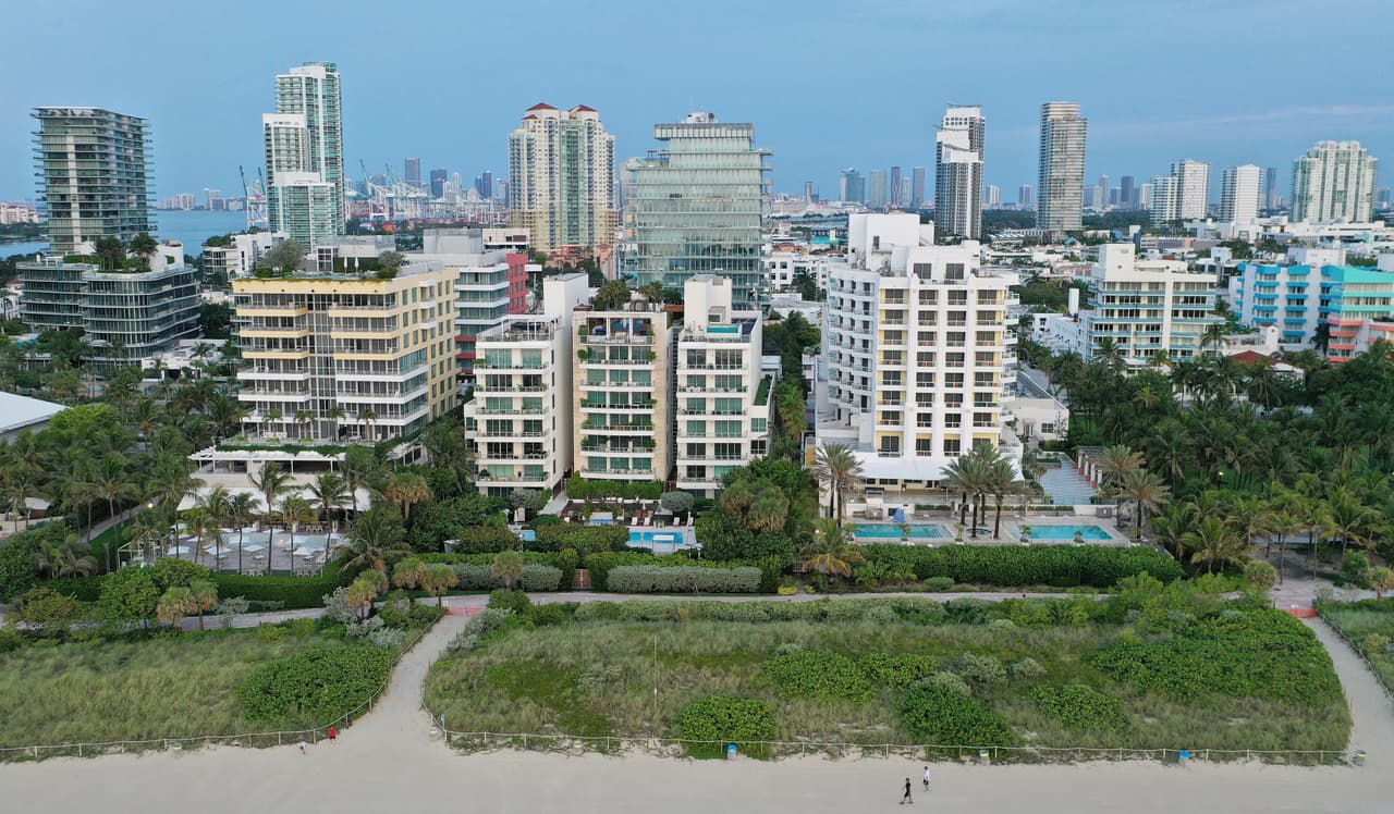 La ciudad de Miami Beach informó a los residentes que podría sentirse el impacto de la que puede ser la próxima tormenta tropical. 
<br>
