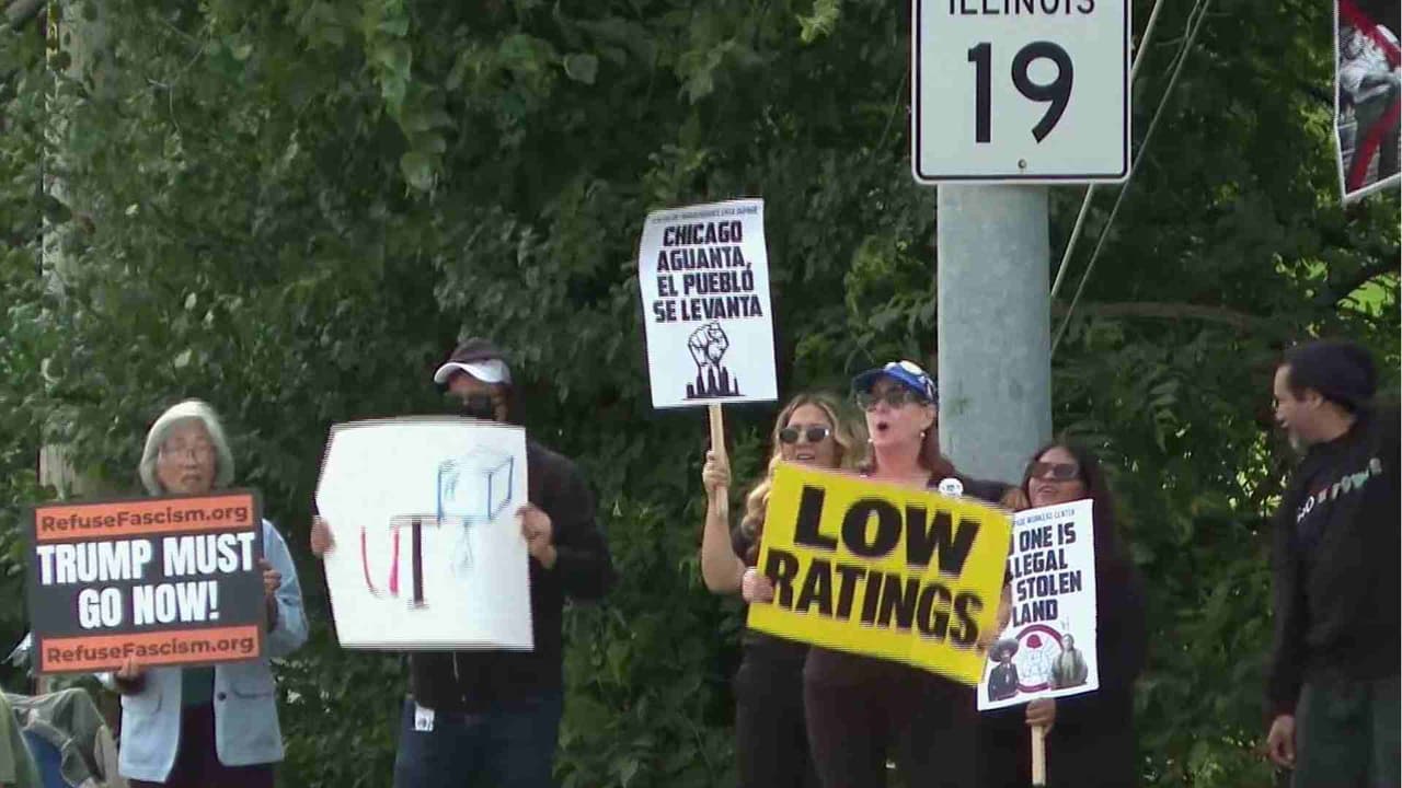 "No es bienvenido en el estado de Illinois": Residentes protestan por visita de Donald Trump en el Medinah Country Club