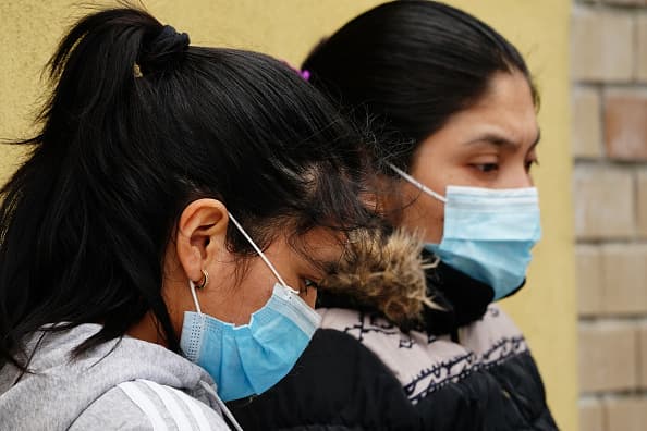 Sigue en aumento la cifra de hispanos contagiados por coronavirus en San Antonio 