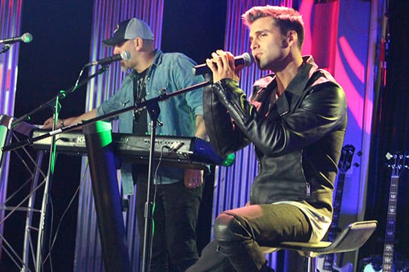 Houston disfrutó un concierto muy íntimo de Christian Daniel.