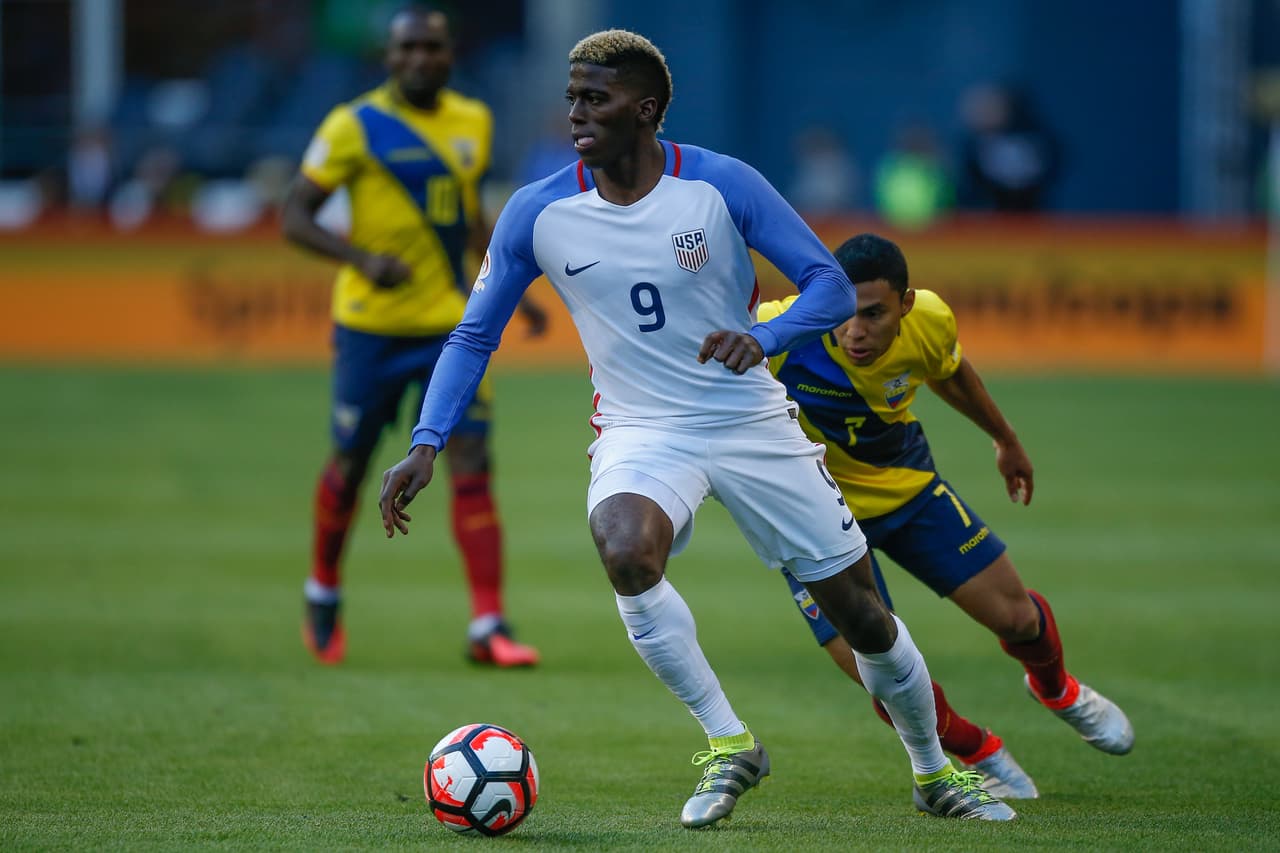 Finalmente, Gyasi Zardes es un futbolista que merece algo de atención por lo hecho con Estados Unidos. Sus desbordes por la banda y combinaciones con Dempsey ayudaron a que el conjunto de las barras y las estrellas avanzara en el certamen.