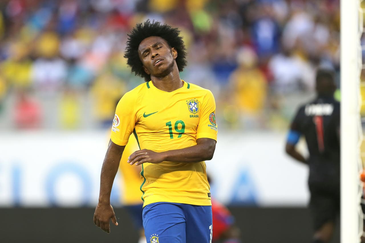 Gran parte del juego ofensivo de Brasil recayó en lo que hiciera Willian dentro del terreno de juego, pero el volante-delantero no aportó mucho a la causa de la canarinha. Incluso cuando era necesario que apareciera ante Perú no logró hacer nada.