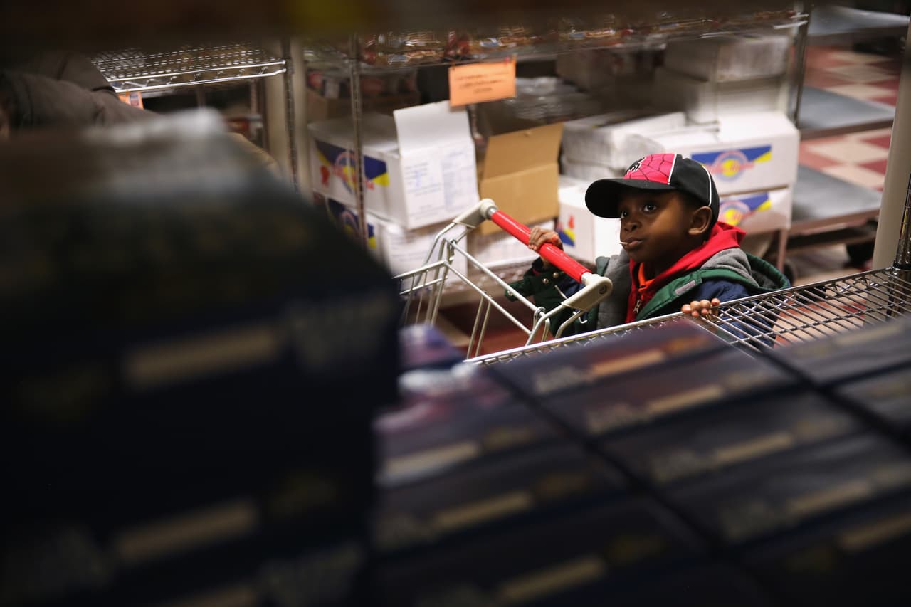 En muchas partes de EEUU es difícil acceder a los programas de comida gratuita en verano.