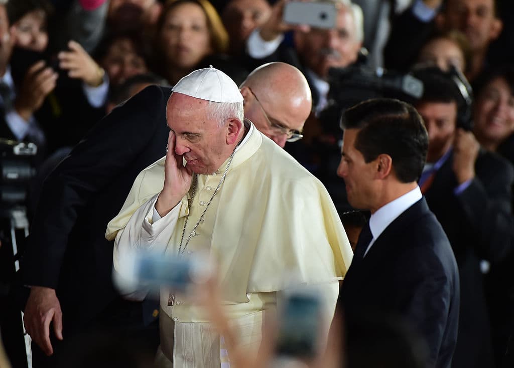 Francisco explica por qué no se reunió con padres de los 43 desaparecidos en México