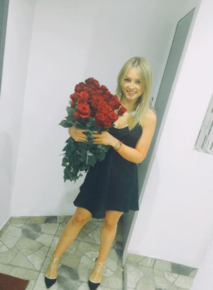 En el 2014 egresó del Centro de Educación Artística de Televisa (CEA).