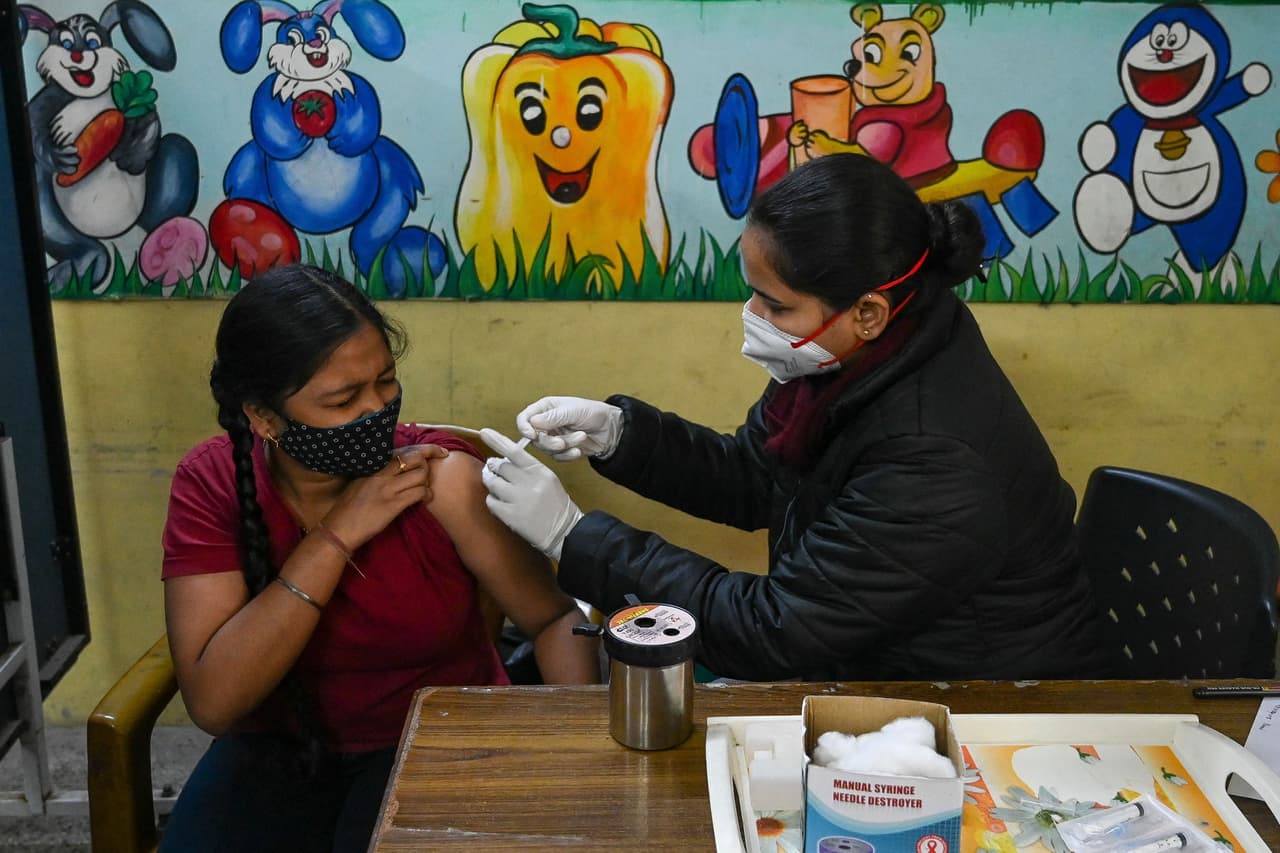 Menores de edad podrían vacunarse sin permiso de sus padres bajo nuevo proyecto de ley de California