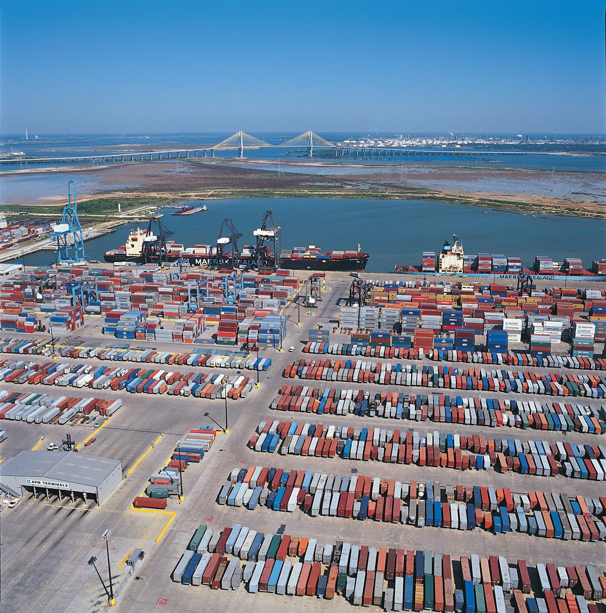 El sistema de transbordadores diseñado por Texas A&M busca contribuir a descongestionar los puertos marítimos. En Houston, el aumento de tráfico de contenedores en el puerto es cada vez mayor, sobre todo desde la expansión del Canal de Panamá.
<br>