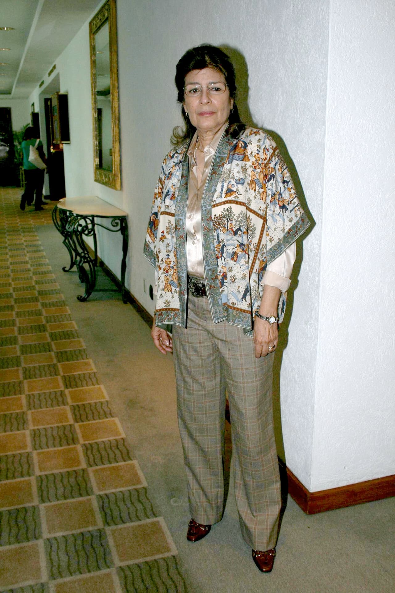 Raquel cuenta con una enfermera las 24 horas que la ayuda con la 
<b>fisioterapia para fortalecer pulmones y recuperar la fuerza física</b>. Además, la actriz se mantiene bien alimentada y lúcida. 
<br>