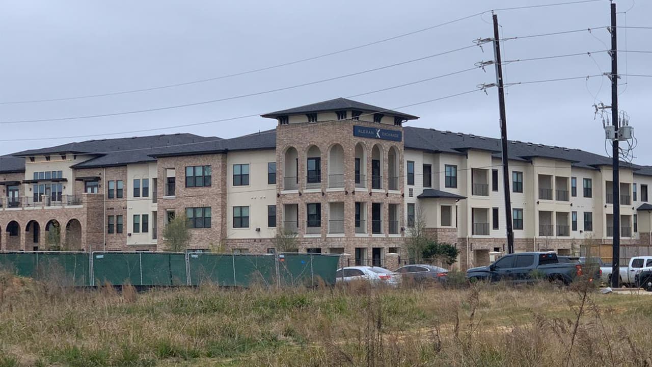 Sospechoso de disparar a gruero no estaba en complejo de apartamentos que creían las autoridades