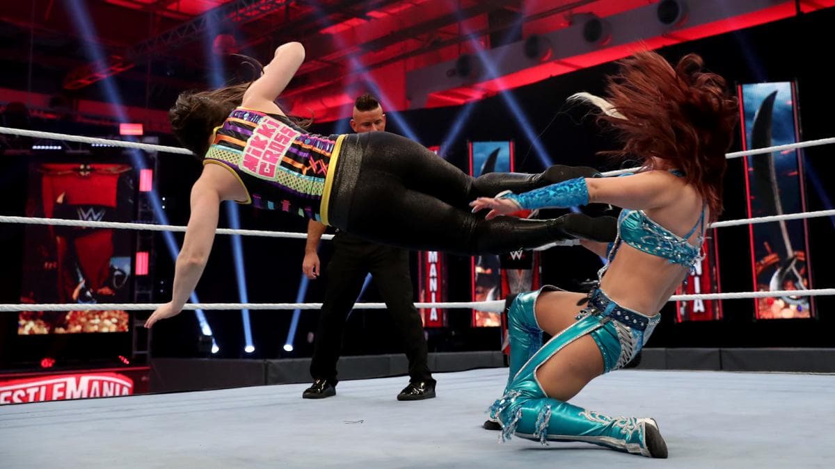 Undertaker derrotó a AJ Styles, Braun Strowman ganó el Campeonato Universal a Goldberg y por la parte femenina, Alexa Bliss y Nikki Cross derrotaron a las ‘Guerreras Kabuki’ llevándose el Campeonato femenino WWE Tag Team por segunda ocasión.