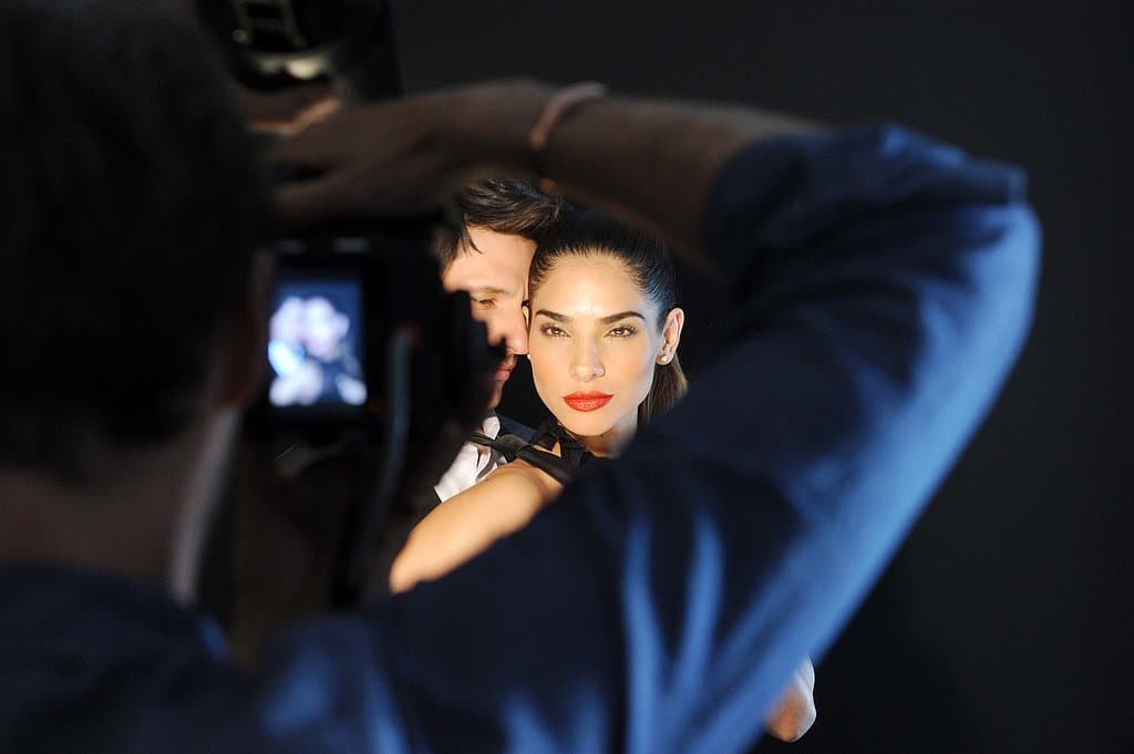 Ale estará promoviendo la fragancia Love Is On, la primera fragancia que la compañía lanza en más de 10 años.