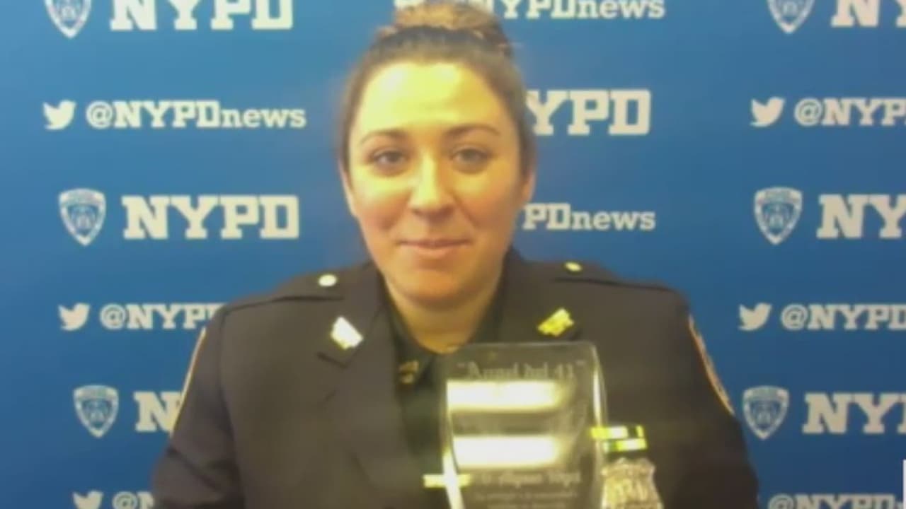 Mayo: Alyssa Vogel. La oficial del NYPD fue aplaudida por toda la comunidad tras su heroica acción de salvar a una niña de 4 años de edad que resultó herida en medio de un peligroso tiroteo en Times Square.
<br> 
<a href="https://univision.wyng.com/Angel_del_41_2021" target="_blank">Haz clic aquí para votar</a>