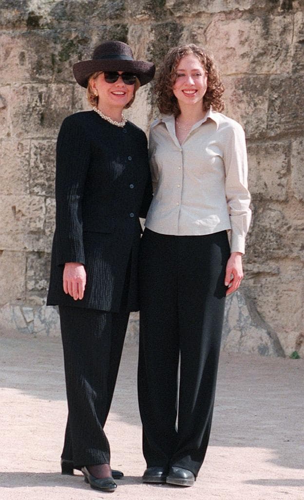 En 1999 con Chelsea durante un viaje oficial por África.