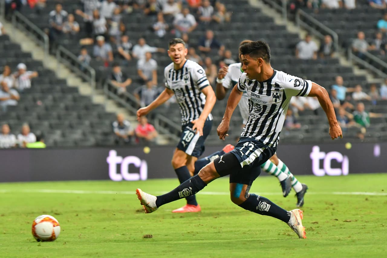 Pero el propio Jesús Gallardo se encargó de marcar un gol, en cabaña ajena, y lavar su error. El defensa se sumó all ataque y a los 34 minutos amplió a 3-1 la venteja de los de Nuevo León.