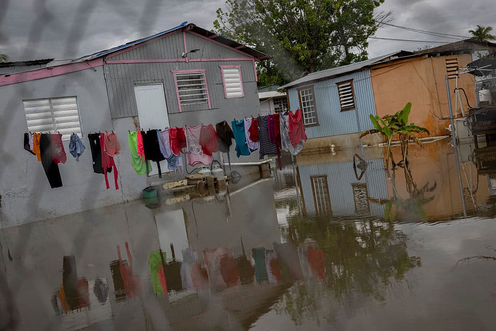 El Servicio Nacional de Meteorología así como el Centro Nacional de Huracanes, en Miami, han advertido que 
<b>hay otra onda en el Atlántico que pudiera impactar la isla el próximo fin de semana. ¿Cuán saturado estará el terreno?</b>