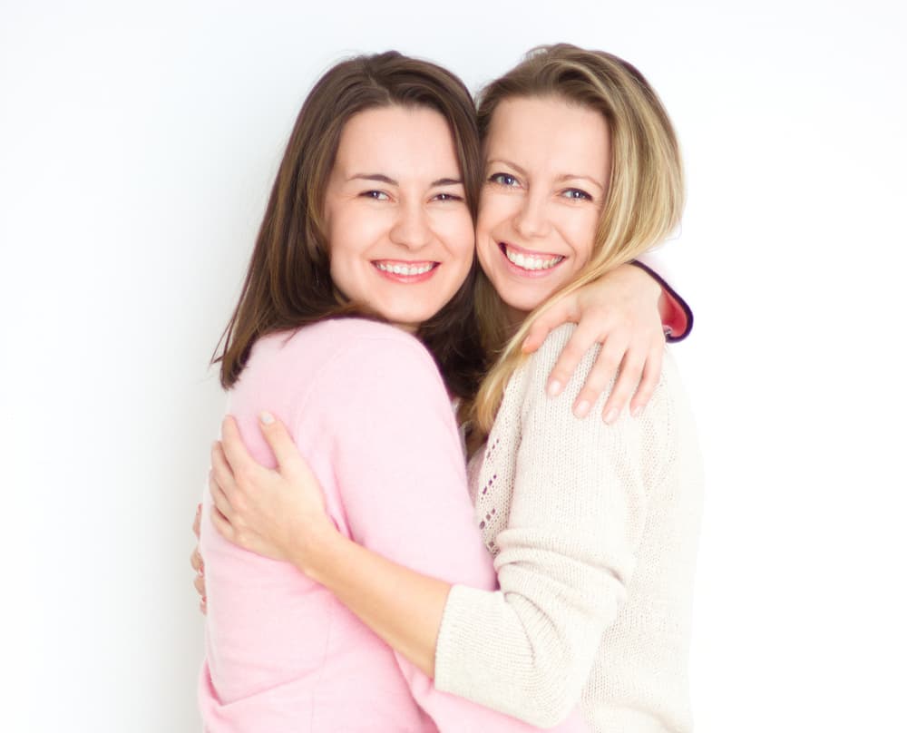 Recuerda que un amigo es esa persona con la que puedes pasar muchas horas juntos, sin hacer nada, y al mismo tiempo ¡divertirte! Cuida a un buen amigo, si realmente lo has encontrado. Es tu mes de cumpleaños y desde el primer momento notarás el impacto que imparte en tu vida amorosa, de una manera positiva y real. ¡Felicidades, acuariano!