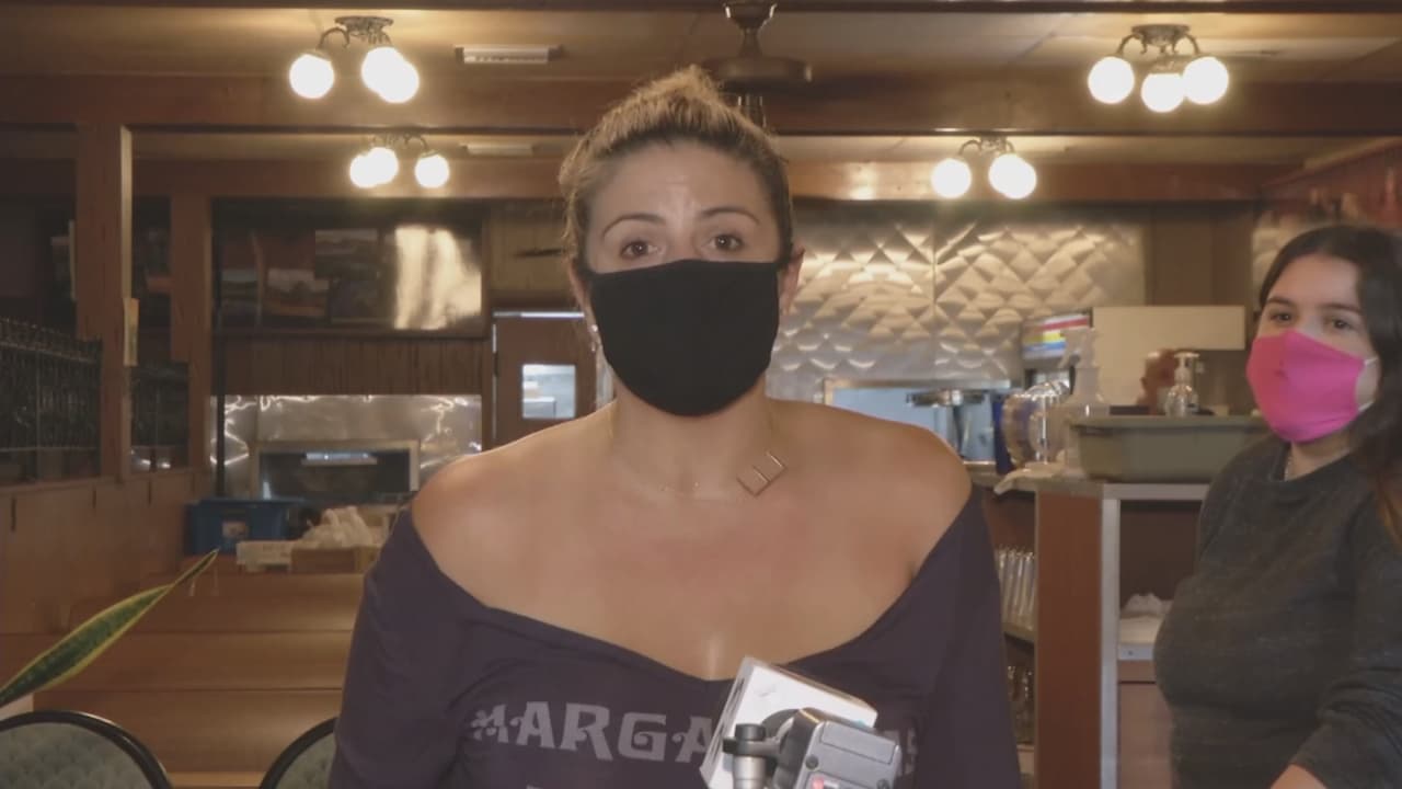 “Estamos muy tristes porque esto es algo que mi papá creó hace muchos años y muchas personas lo conocen. No fue una decisión fácil”, comentó Elizabeth Acosta, una de las hijas de los dueños del lugar.
<br>