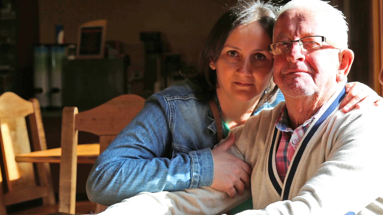 <b>Liliana Cadavid: </b>Gerente de Contenidos Digitales
<br>"Papi, de ti aprendí a trabajar con ganas, a amar el campo, a no ser indiferente a los sonidos de la naturaleza, a ser generosa y humilde, a dar gracias por la vida cada día, a valorar la familia, entre otras mil cosas. Nada de eso me lo enseñaste con palabras, solo me diste el ejemplo. Te vi partir hace 18 meses y me dolió muchísimo... y sigue doliendo, pero te llevo conmigo siempre, desde mi primer pensamiento en la mañana, hasta el último antes de dormir. Te amo… y te extraño más". Feliz día papi, un beso".