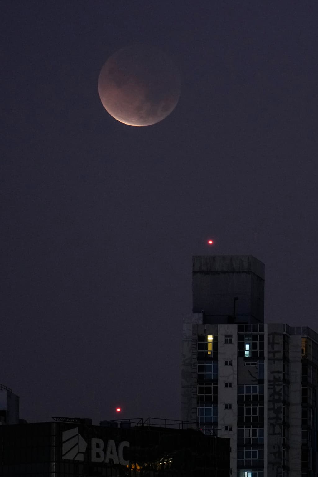 Fotos del eclipse lunar total del 3 de marzo 2026: Así se vio la ‘Luna ...