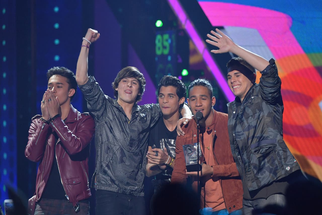 CNCO resultó ganadora de la primera temporada del programa 'La Banda' (2015), reality show que se dio a la tarea de buscar talentos adolescentes para formar a los siguientes fenómenos musicales latinos.
