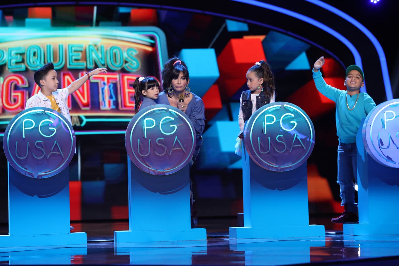 En el reto grupal, Lunarena estuvo con los otros niños de talento extraordinario.