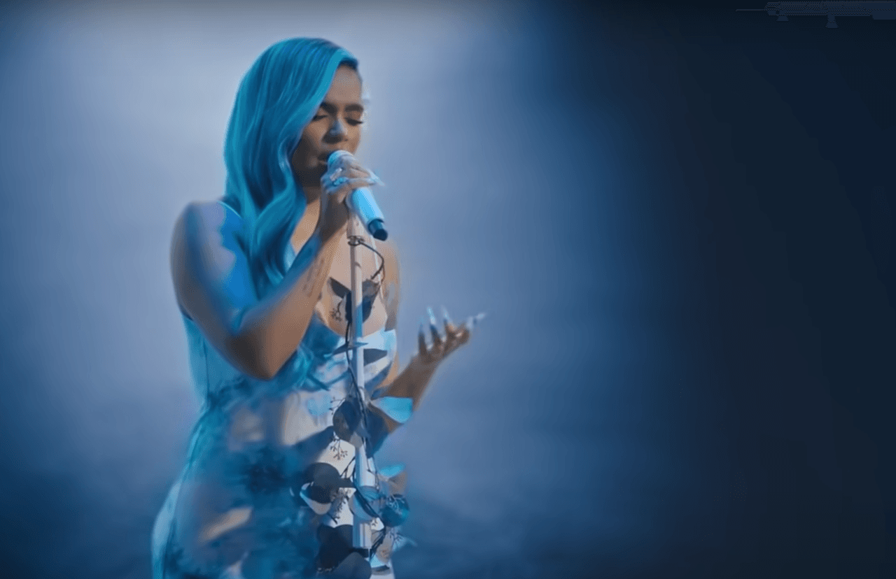 La ’Bichota’ fue la primera en saltar a los mares de la transformación y aprovechando el lanzamiento del video ’El Barco’, la cantante mostró por primera vez su nuevo look.