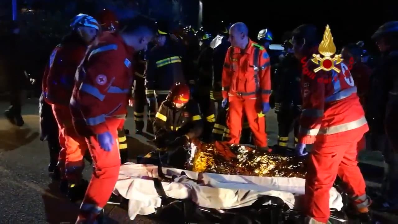 Una estampida deja 6 muertos y docenas de heridos en un club de Italia
