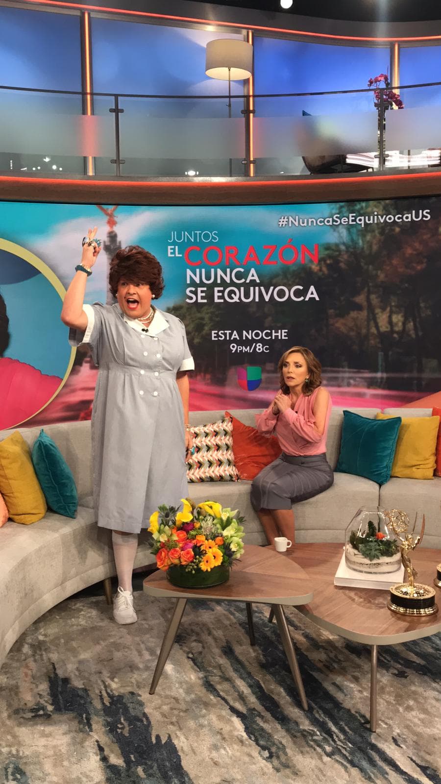 Meche armó algunas escenas personificando desde a una villana hasta a la sensual protagonista donde la actriz experta pudo ver de cerca las caractizaciones de la mucama de Despierta América.