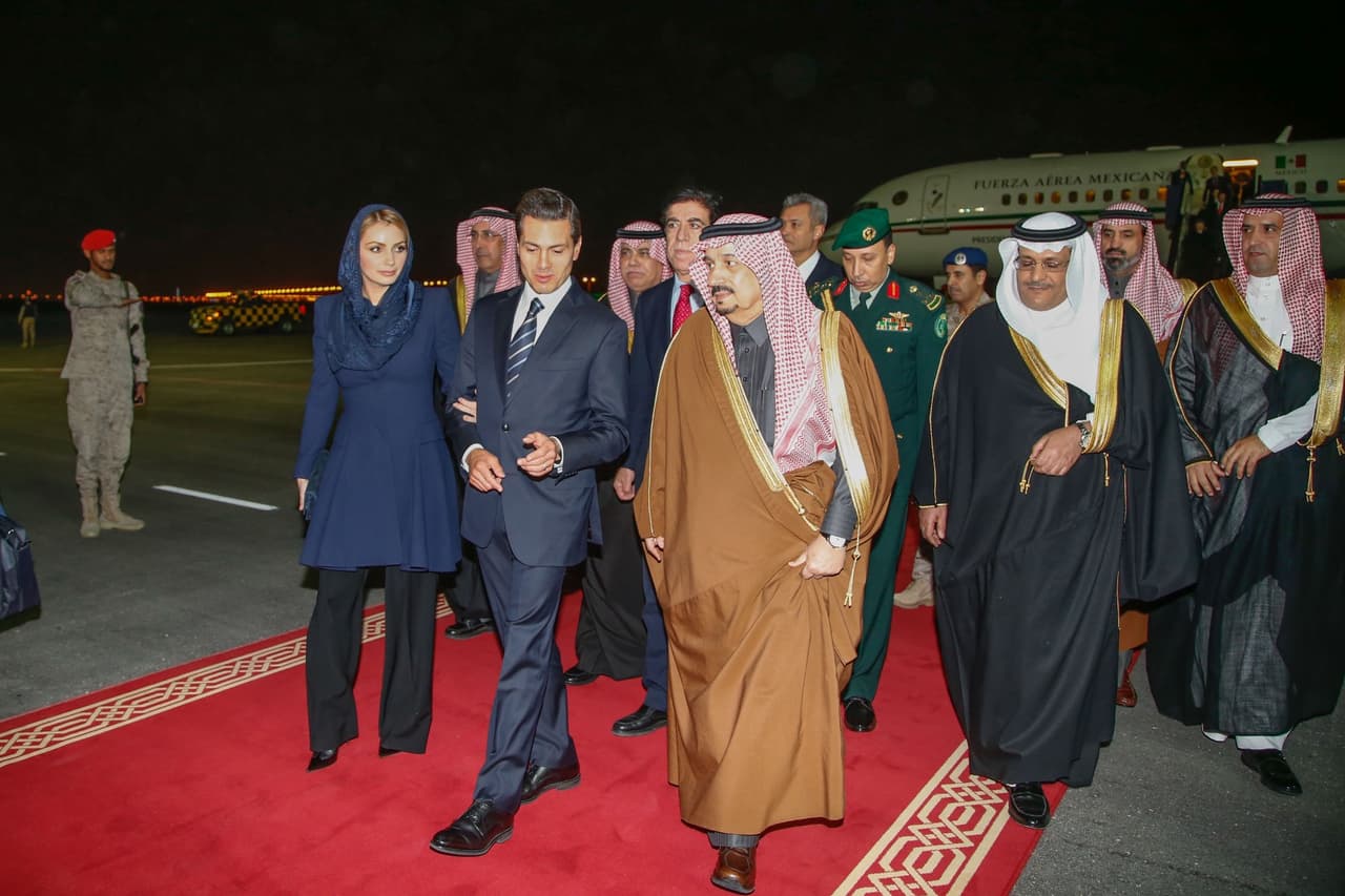 La llegada de Enrique Peña Nieto y Angélica Rivera a Arabia Saudita.