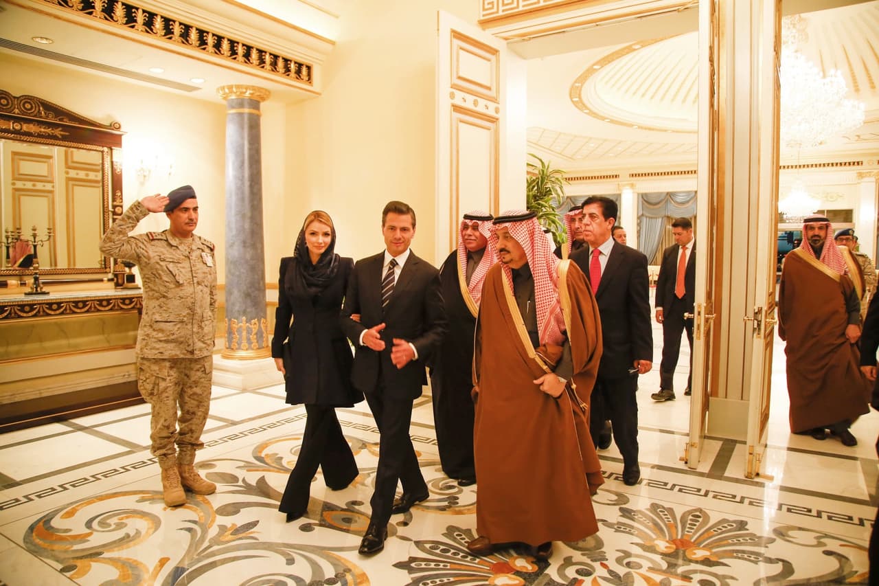 No obstante, Rivera optó por dejar un poco de su cabello descubierto.