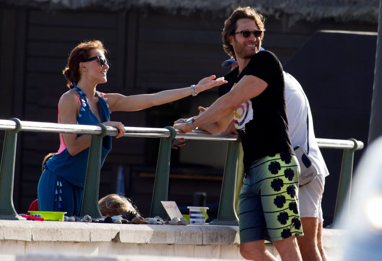 Angelique se la pasó cuidando a su novio.