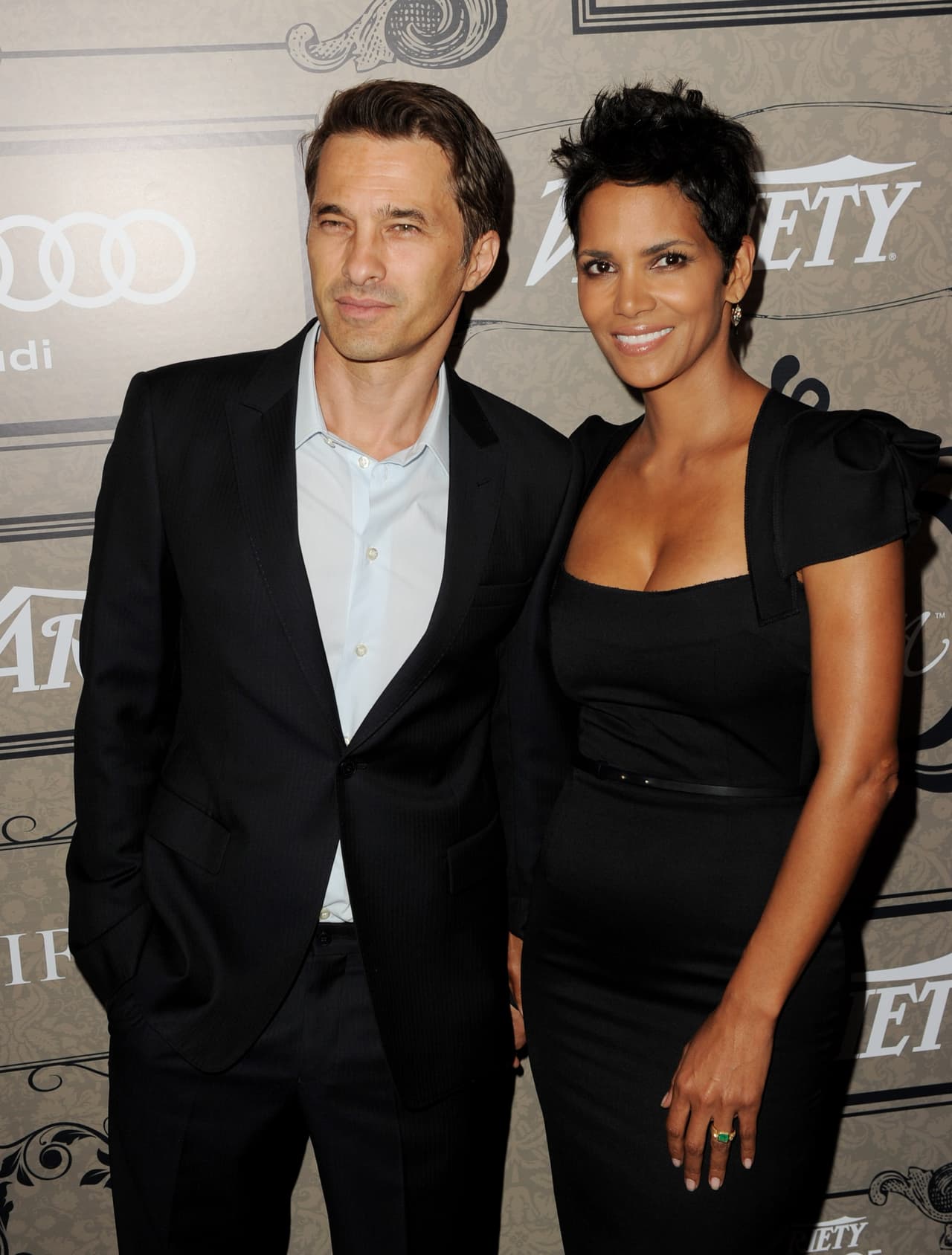 ¡Todo por querer sacarles una foto con su celular!