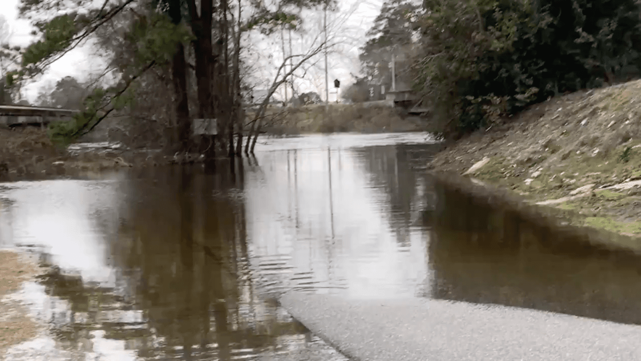 Aumenta el riesgo de inundaciones por crecida de ríos en Carolina del Norte