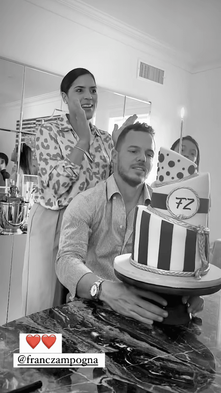 Con un gran pastel celebraron un año más de vida del papá de Gennaro.